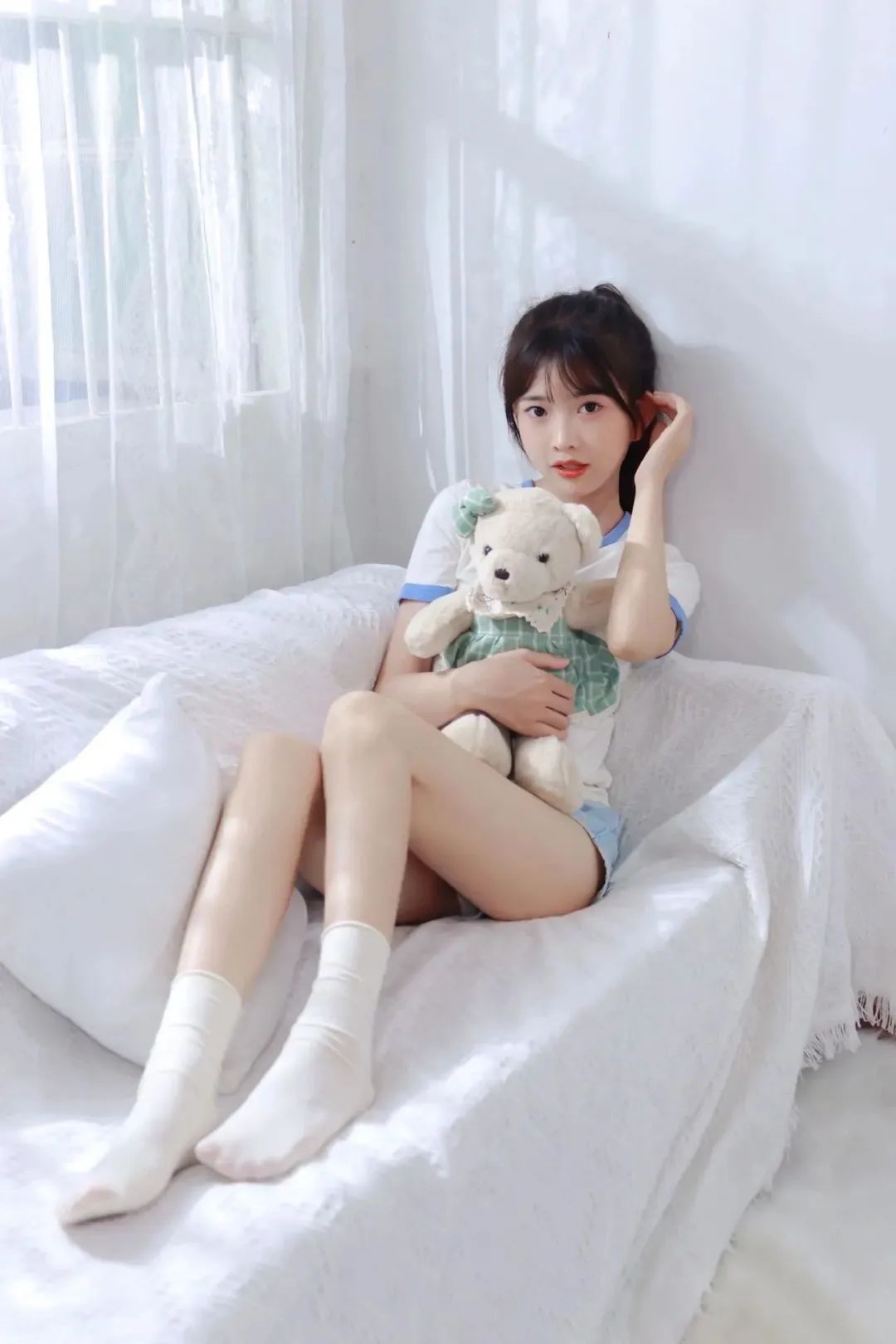 青春气息，少女室内清纯写真， - 炫图天下