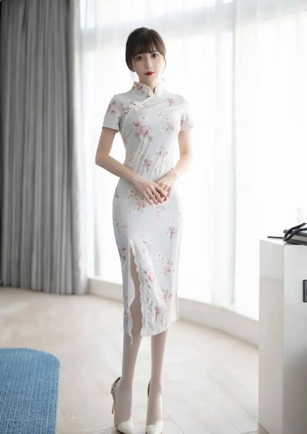 （福利）旗袍、高挑白丝美女 - 炫图天下