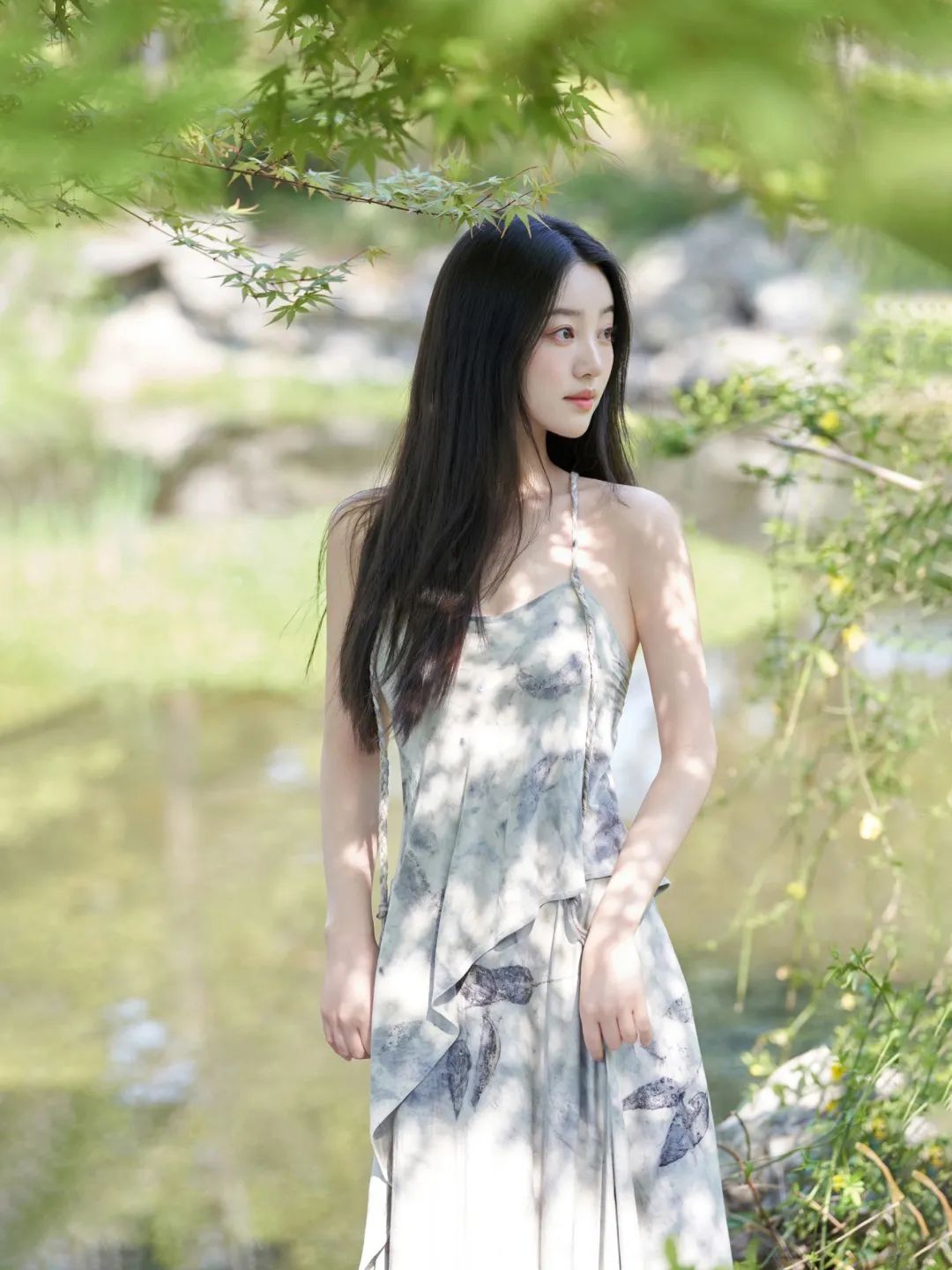 青春少女夏天公园摄影：风景美人也美 - 炫图天下