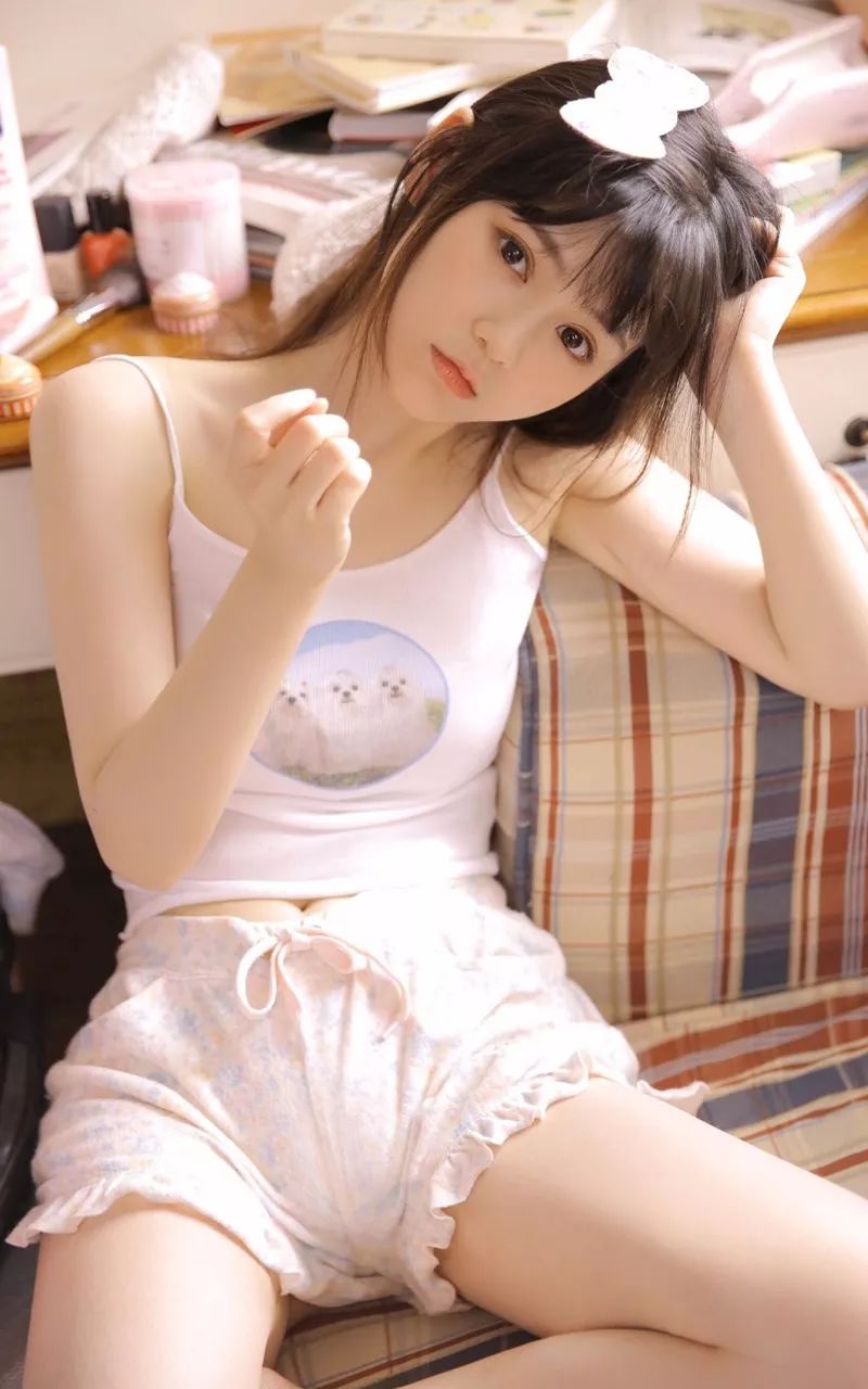 美丽夕阳下闺房里清纯美丽完美的小俎俎 - 炫图天下