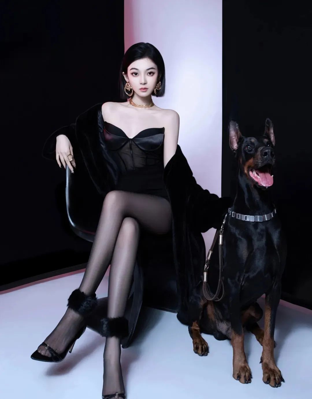 黑丝少女与爱犬写真 - 炫图天下