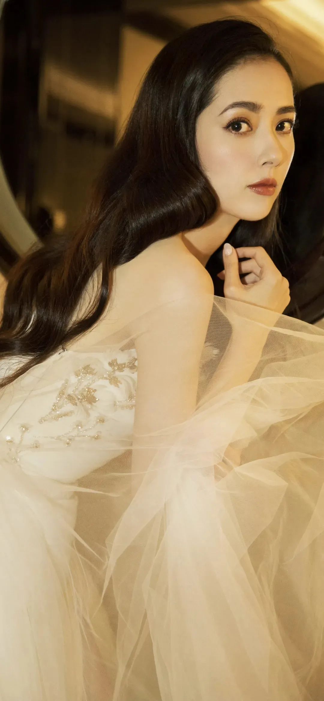 壁纸｜郭碧婷 性感写真美图，身材气质俱佳，令人心动 - 炫图天下