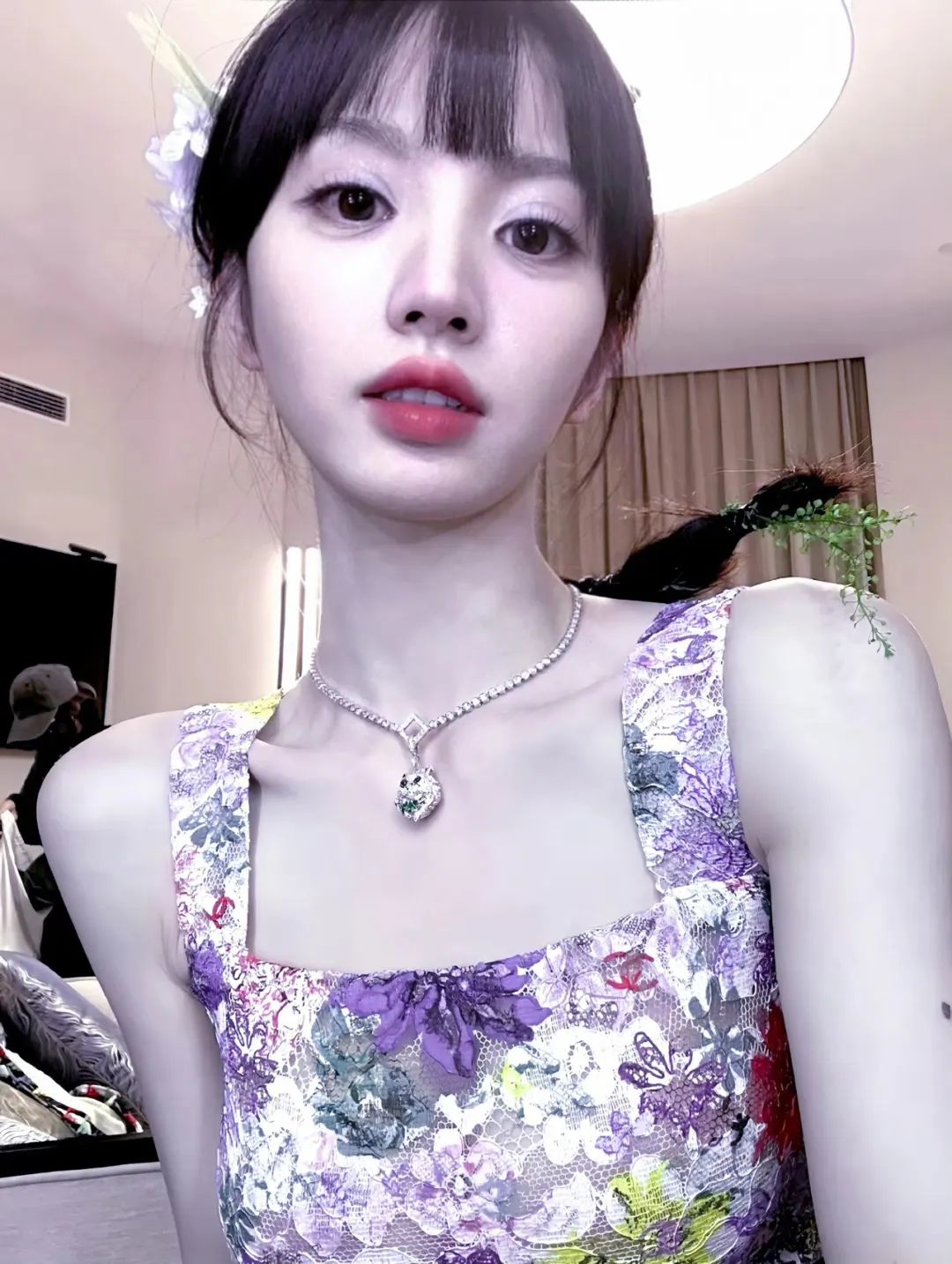 田曦薇壁纸|紫色果然更有韵味 - 炫图天下