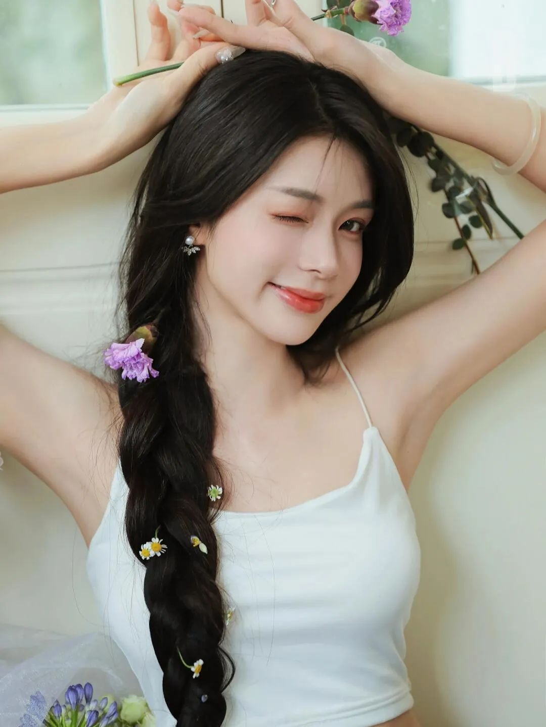 可爱少女居家写真 - 炫图天下
