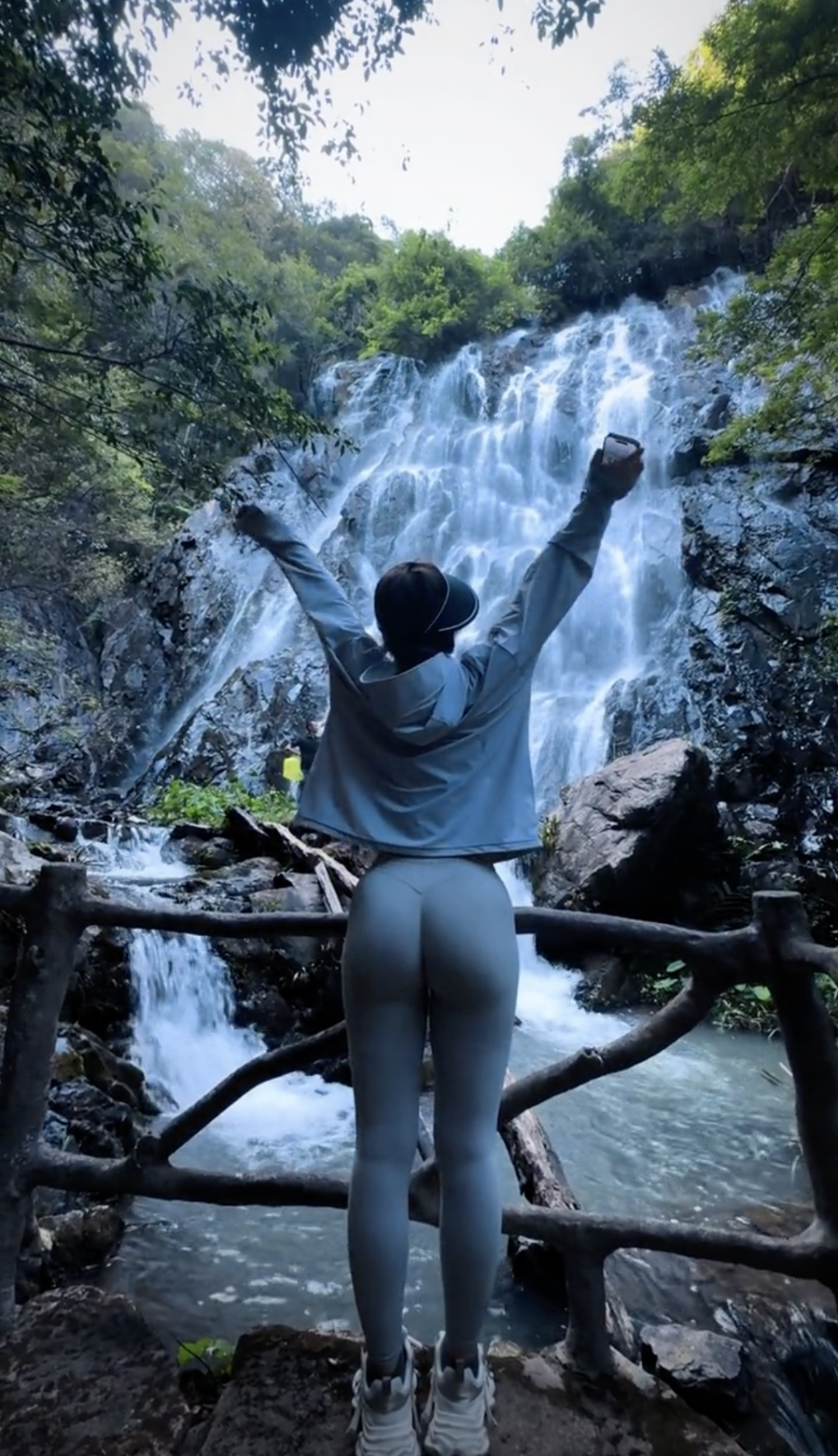 贡品||这手摇柠檬茶，很大杯啊！很大杯！