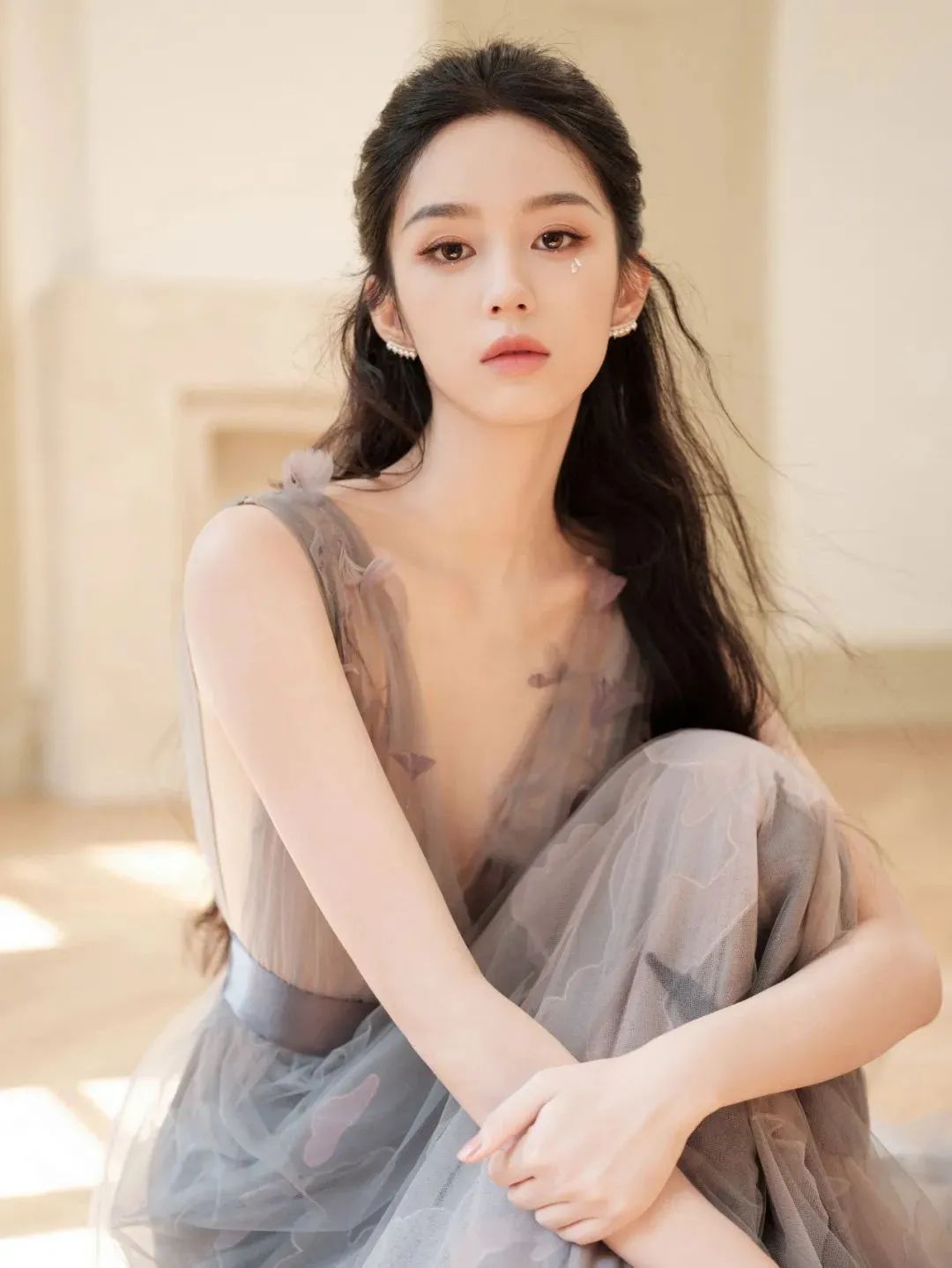 周也薄纱写真，这也太美了吧 - 炫图天下
