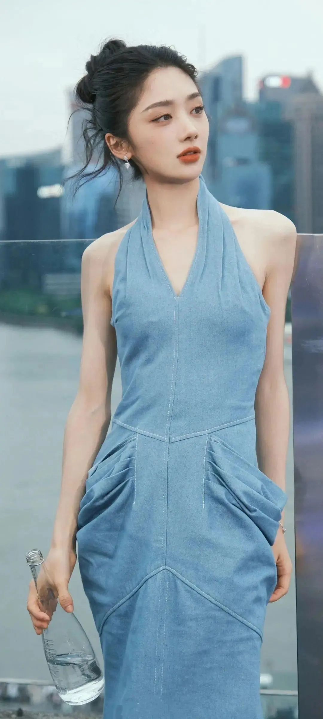壁纸｜自带酷感的一张脸美女明星王影璐性感写真 - 炫图天下