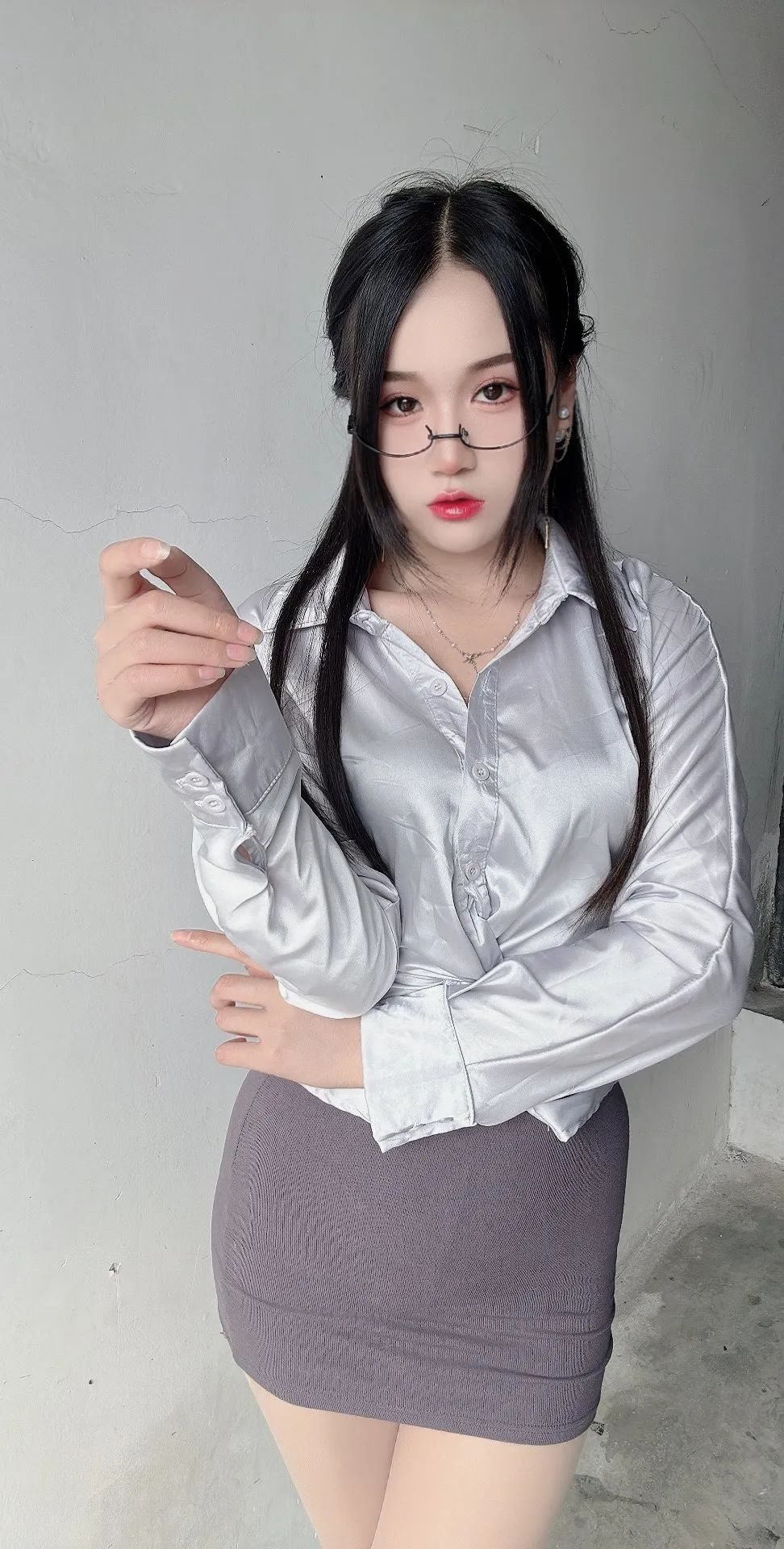 人靠衣装，换个风格，是不是感觉瞬间变了成老师了 - 炫图天下