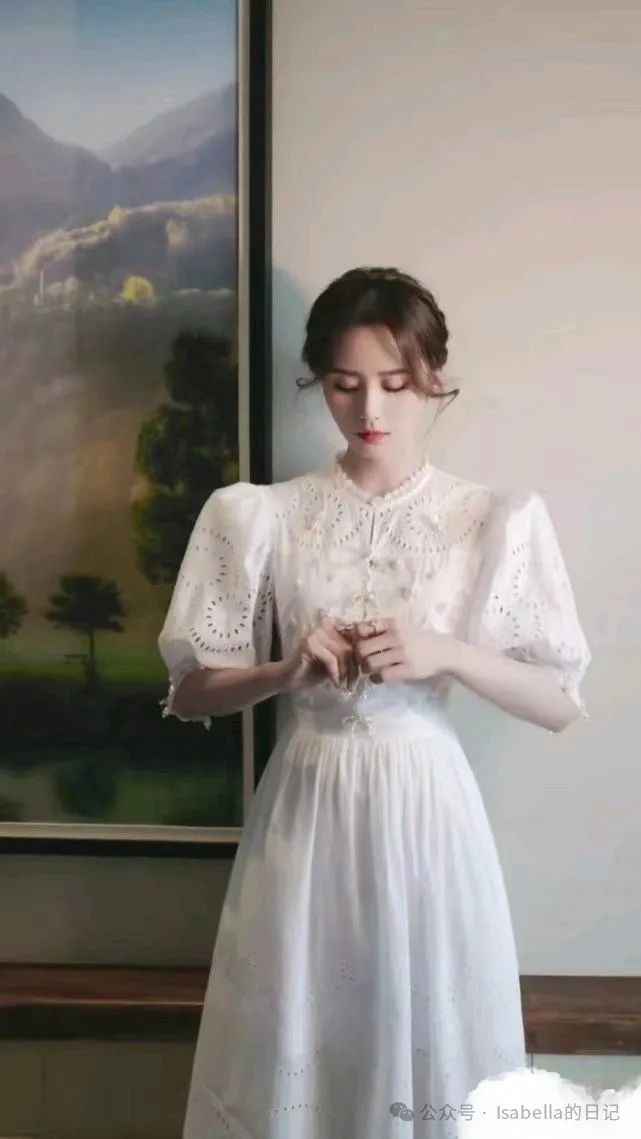 刘诗诗……你来不来都一样，竟感觉每朵莲都像你，尤其隔着黄昏，隔着这样的细雨 - 炫图天下