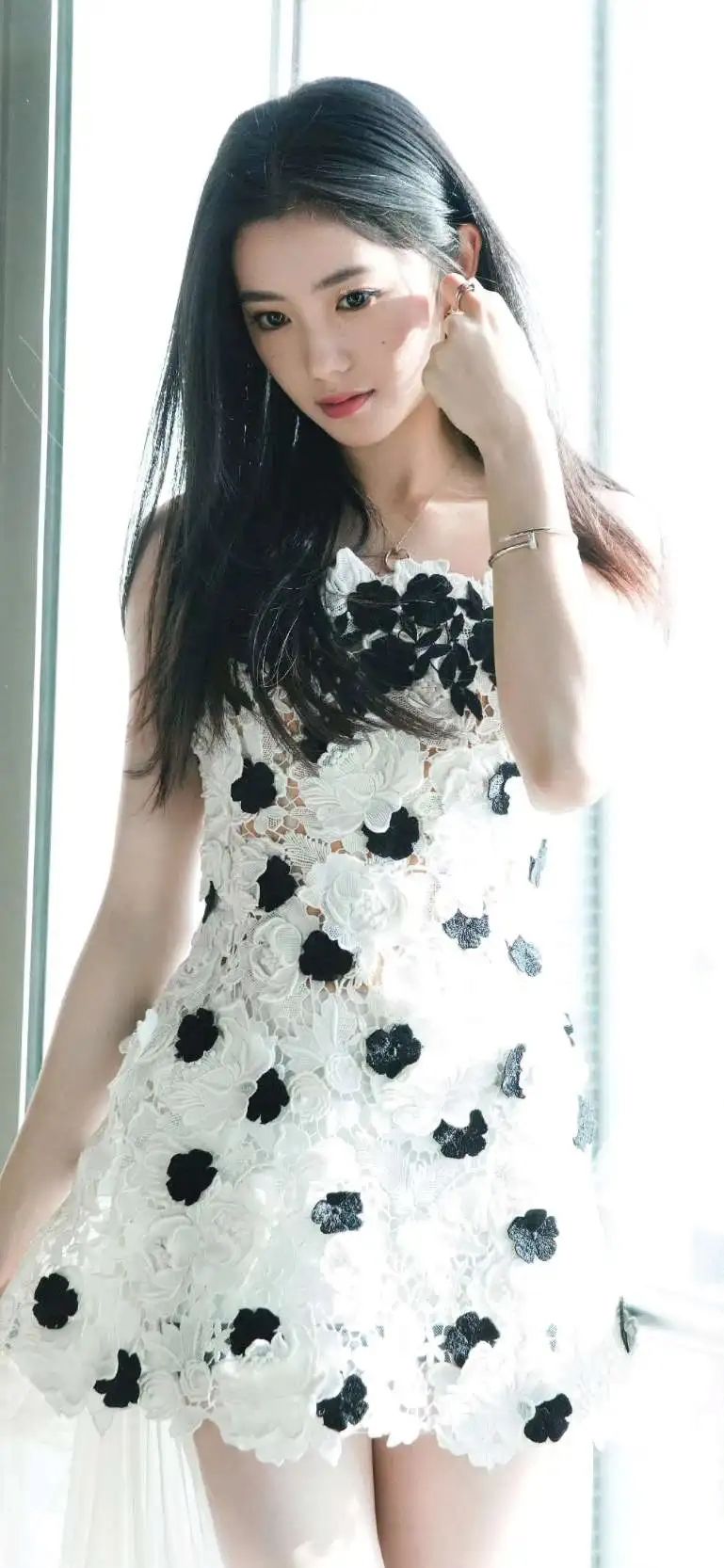 刘浩存|谋女郎清纯邻家少女感壁纸 - 炫图天下