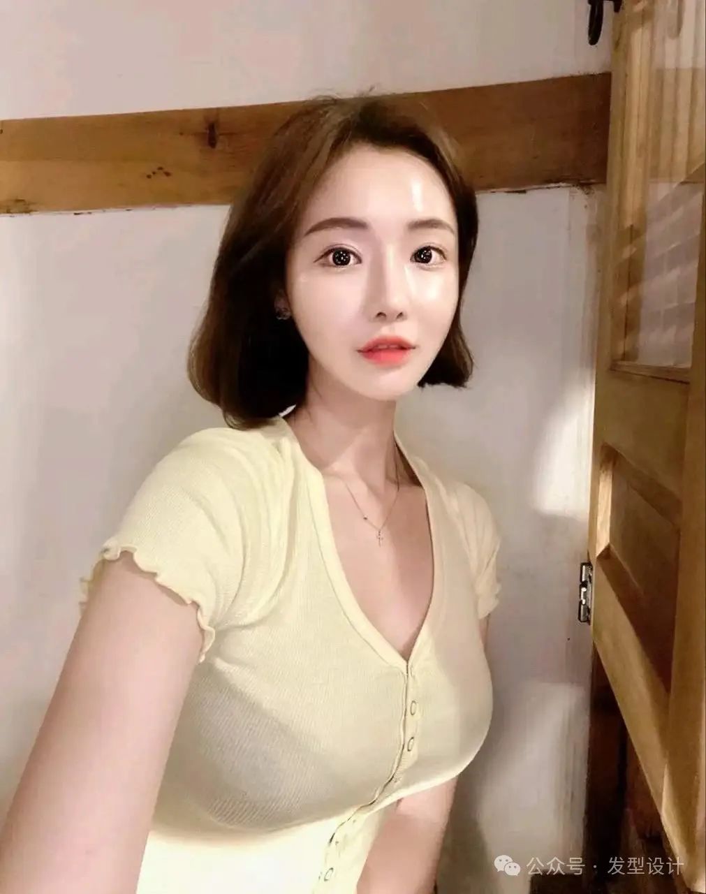《夏季短发，丰满性感的极致诱惑》 - 炫图天下