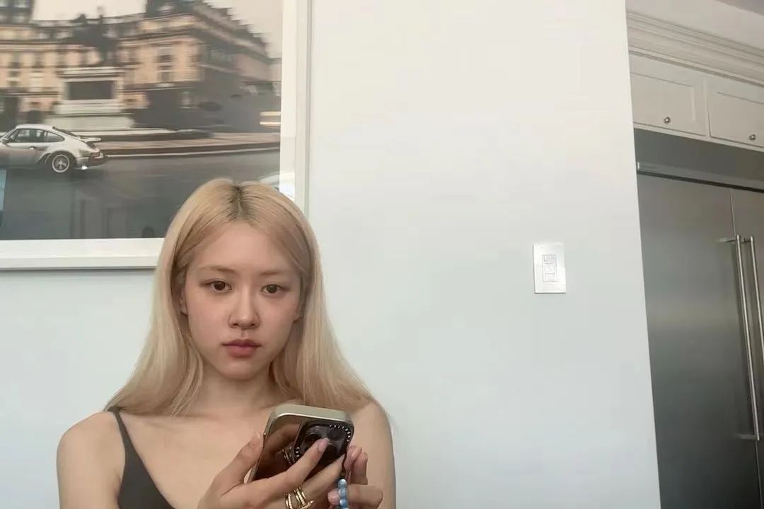 素颜朴彩英好乖！想rua宝宝的脸颊肉~ - 炫图天下