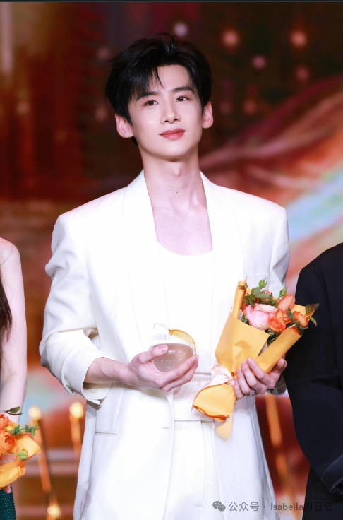 白敬亭，一位兼具外形与演技的男星，他的荧幕魅力和角色塑造力令人着迷。 - 炫图天下