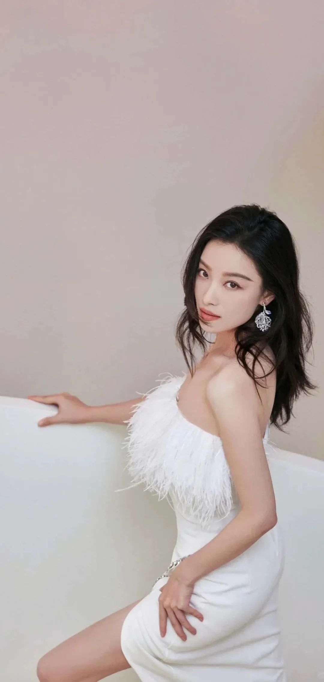 壁纸｜倪妮女神御姐系列抹胸礼服裙壁纸 - 炫图天下
