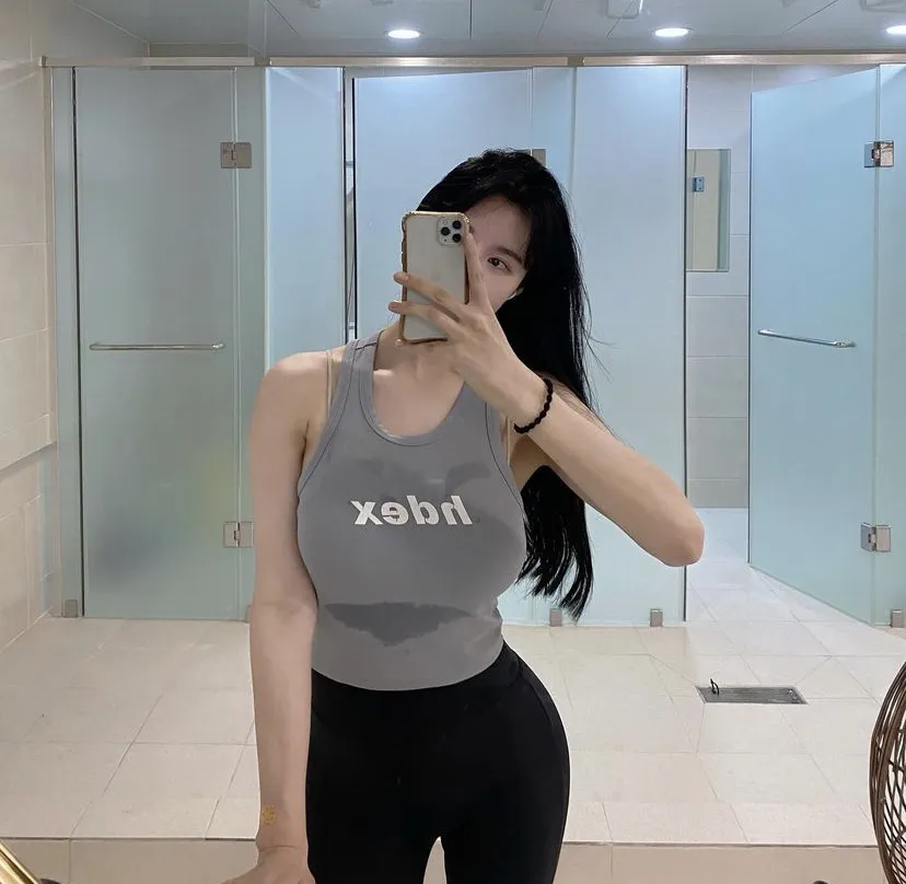 美臀女神！健身天花板！极致腰臀比啊！ - 炫图天下