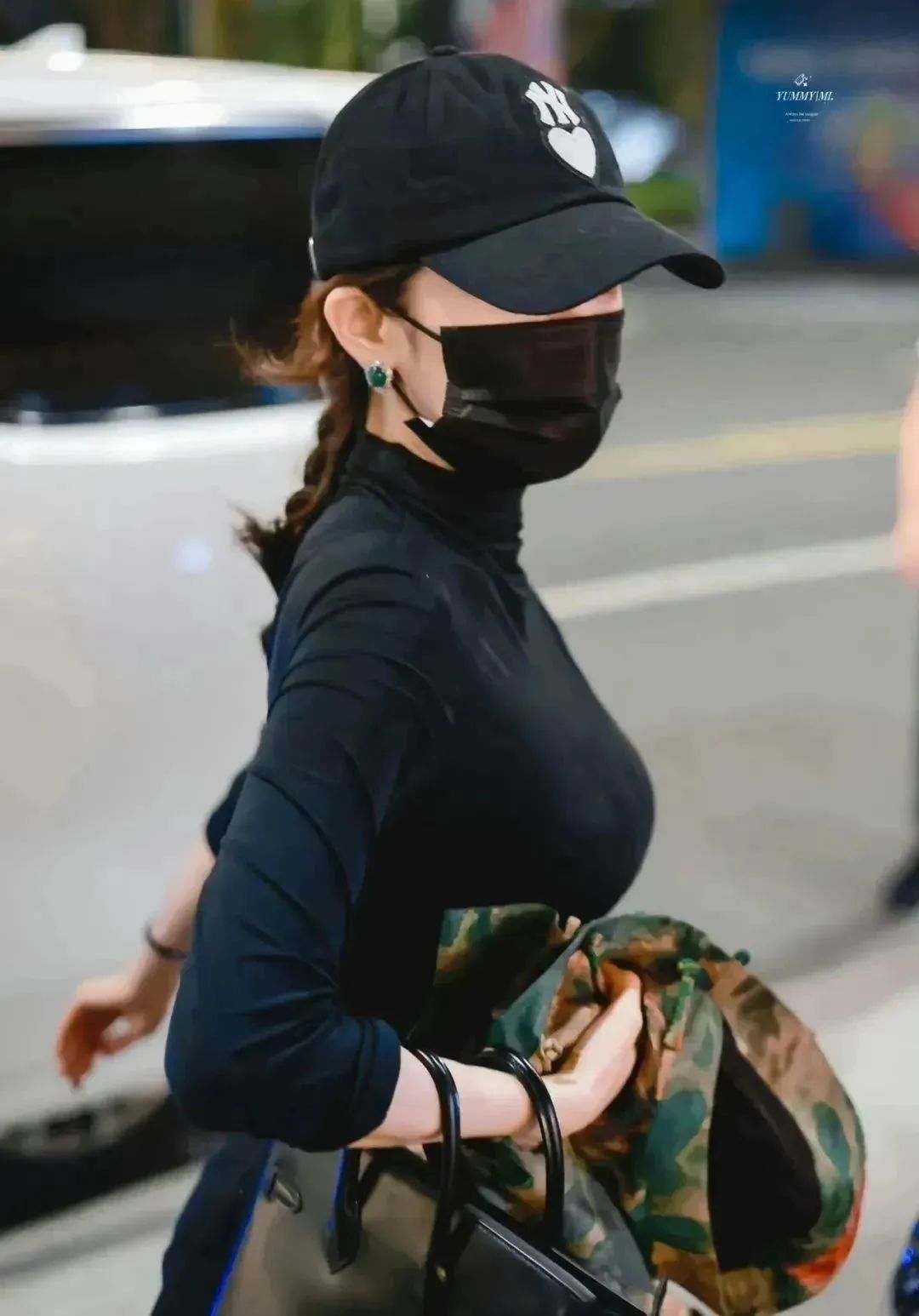 杨幂这样的美女，你会心动吗？ - 炫图天下