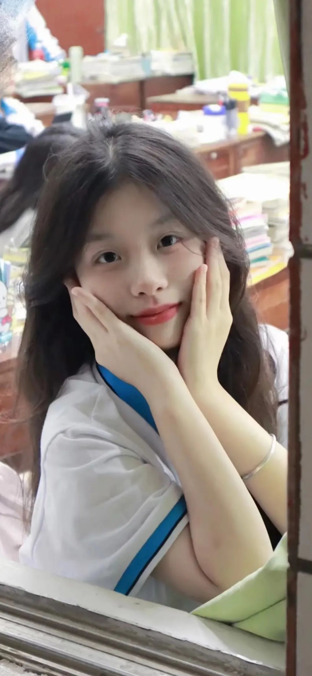 美女壁纸 | 早就明白挽留 对他是火上浇油 - 炫图天下