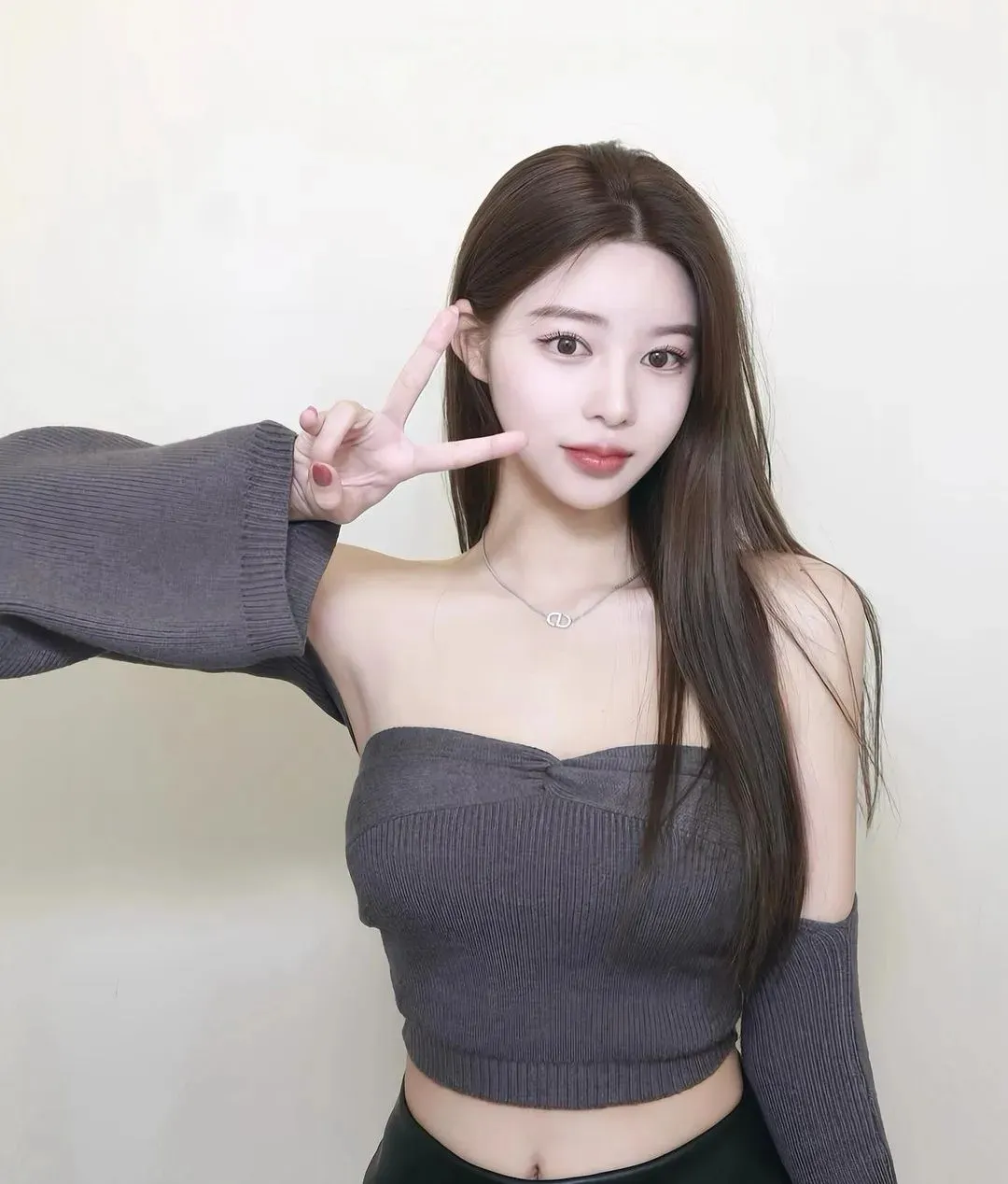 顶级身材！修长美腿小蛮腰！真绝！ - 炫图天下