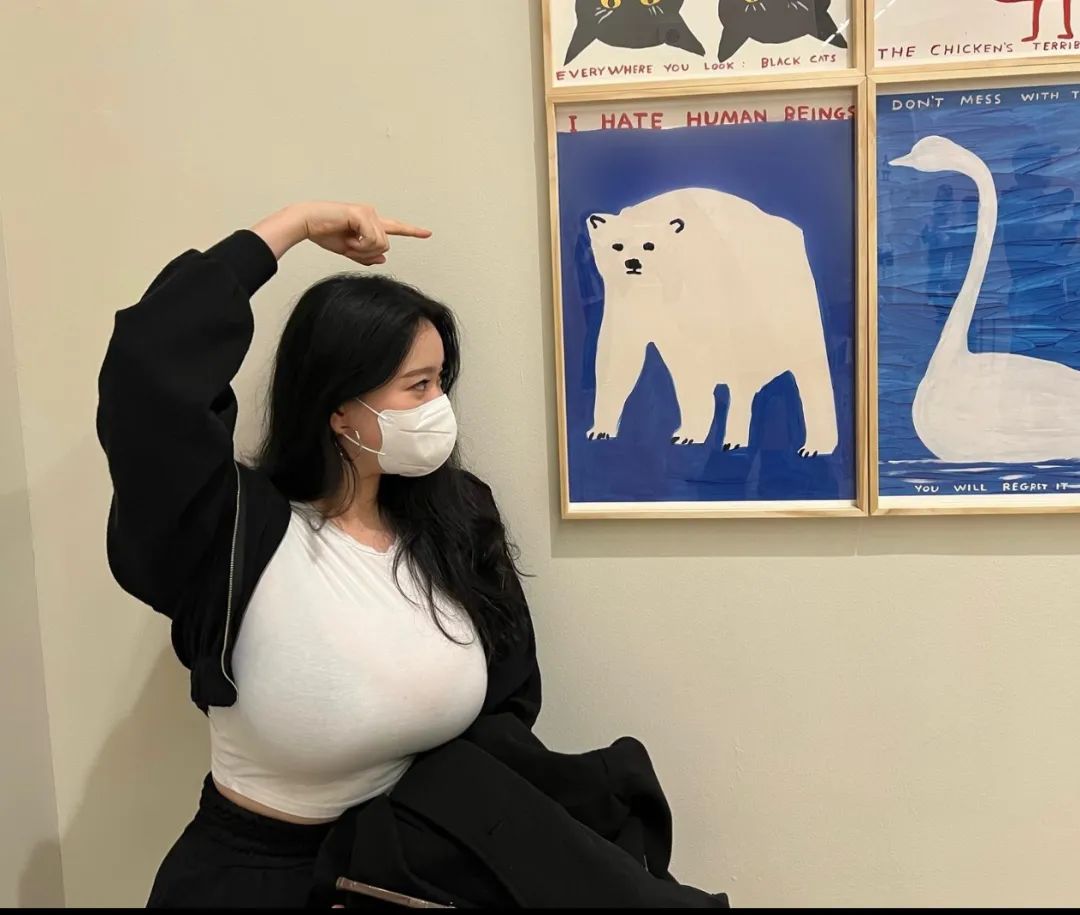 颜值担当！身材线条完美！赞啊！ - 炫图天下