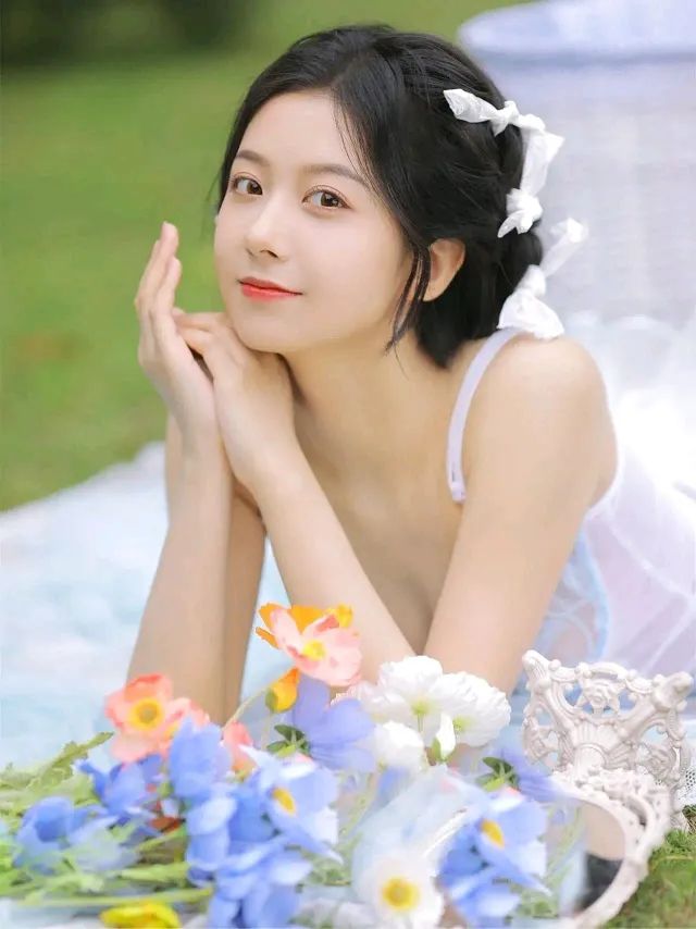 少女清新烂漫纯欲唯美写真 - 炫图天下