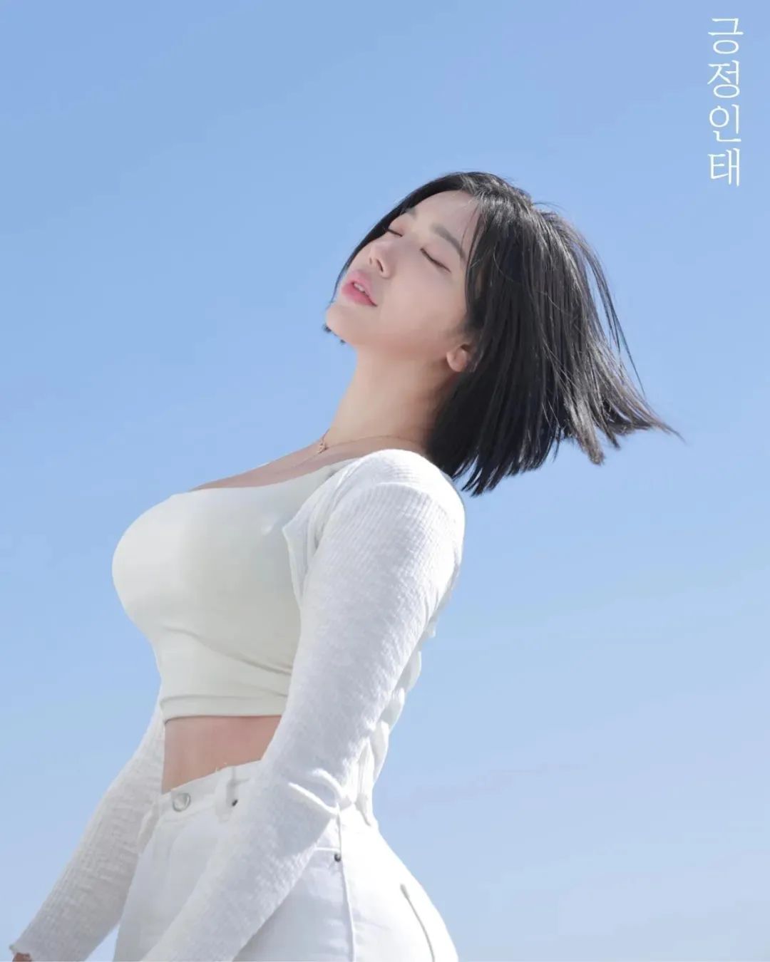 韩国短发精干超人气美眉壁纸分享｜这身材不得了，绝无仅有呀！ - 炫图天下