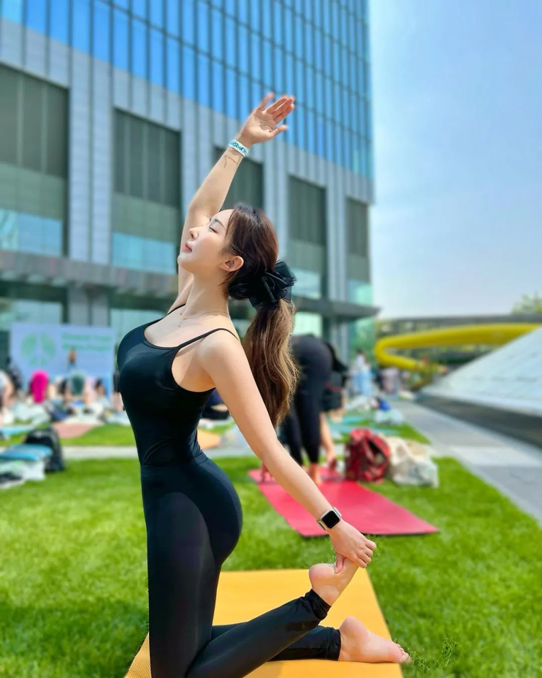 瑜伽裤女神！阳光健康的韩国小姐姐，青春火辣，明媚动人 - 炫图天下