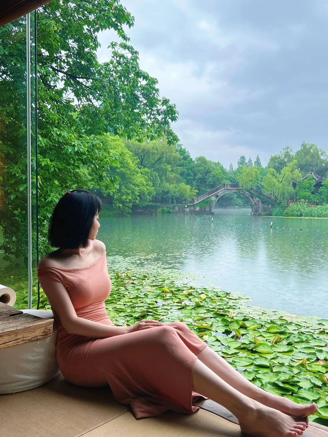 养眼的不仅是风景，还有曼妙的身材 - 炫图天下
