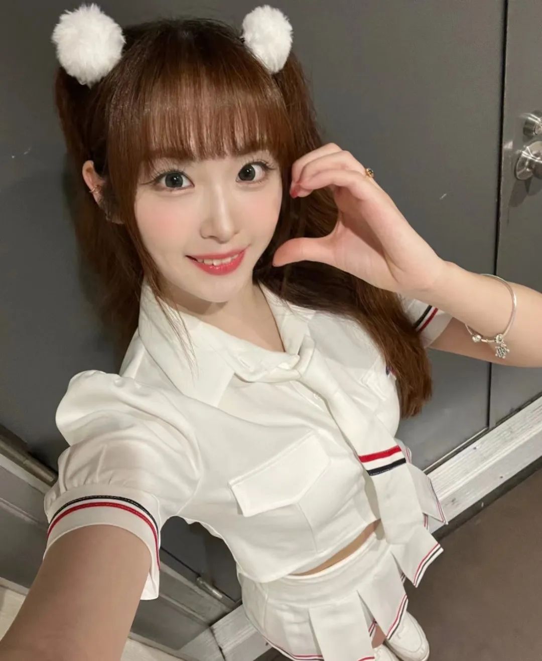 “感觉嗅到一缕花香” ILY:1成员 岸田莉里花 - 炫图天下