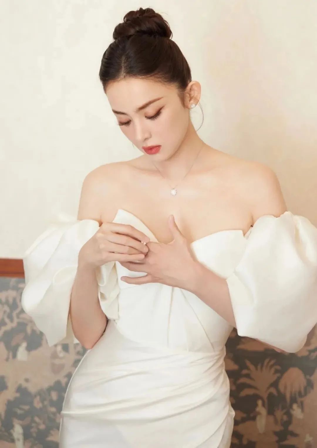 古力娜扎|美腿美背 视觉盛宴 - 炫图天下