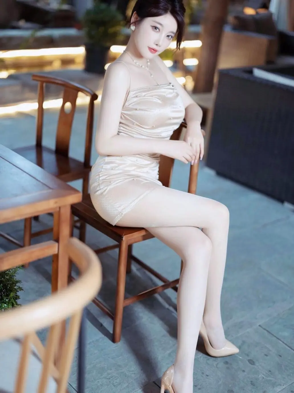 杨晨晨白丝包臀裙写真 - 炫图天下