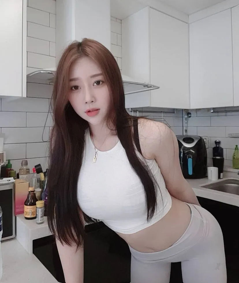 极品韩妹！微胖丰满！这身材太顶了 - 炫图天下