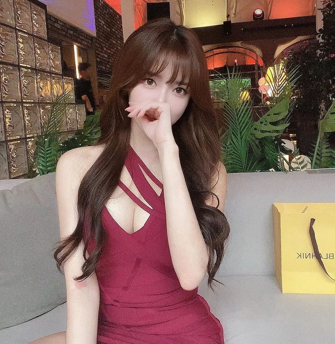 【美女壁纸】｜身材曼妙，傲人上围｜好身材再怎么隐藏都会被看出来的！不如大大方方展现自我！ - 炫图天下