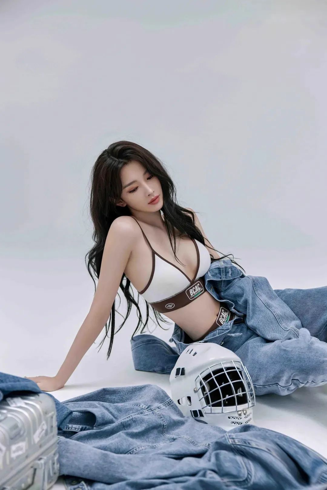 牛仔裤辣妹性感写真 - 炫图天下