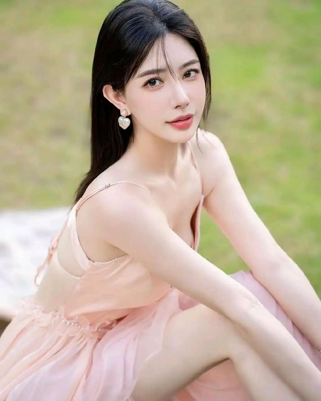 粉色纱裙的女孩：纯欲写真 - 炫图天下
