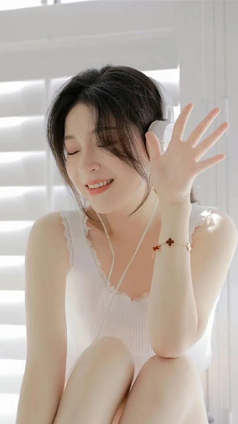 美女壁纸｜从来没想过 不能再和你牵手 - 炫图天下