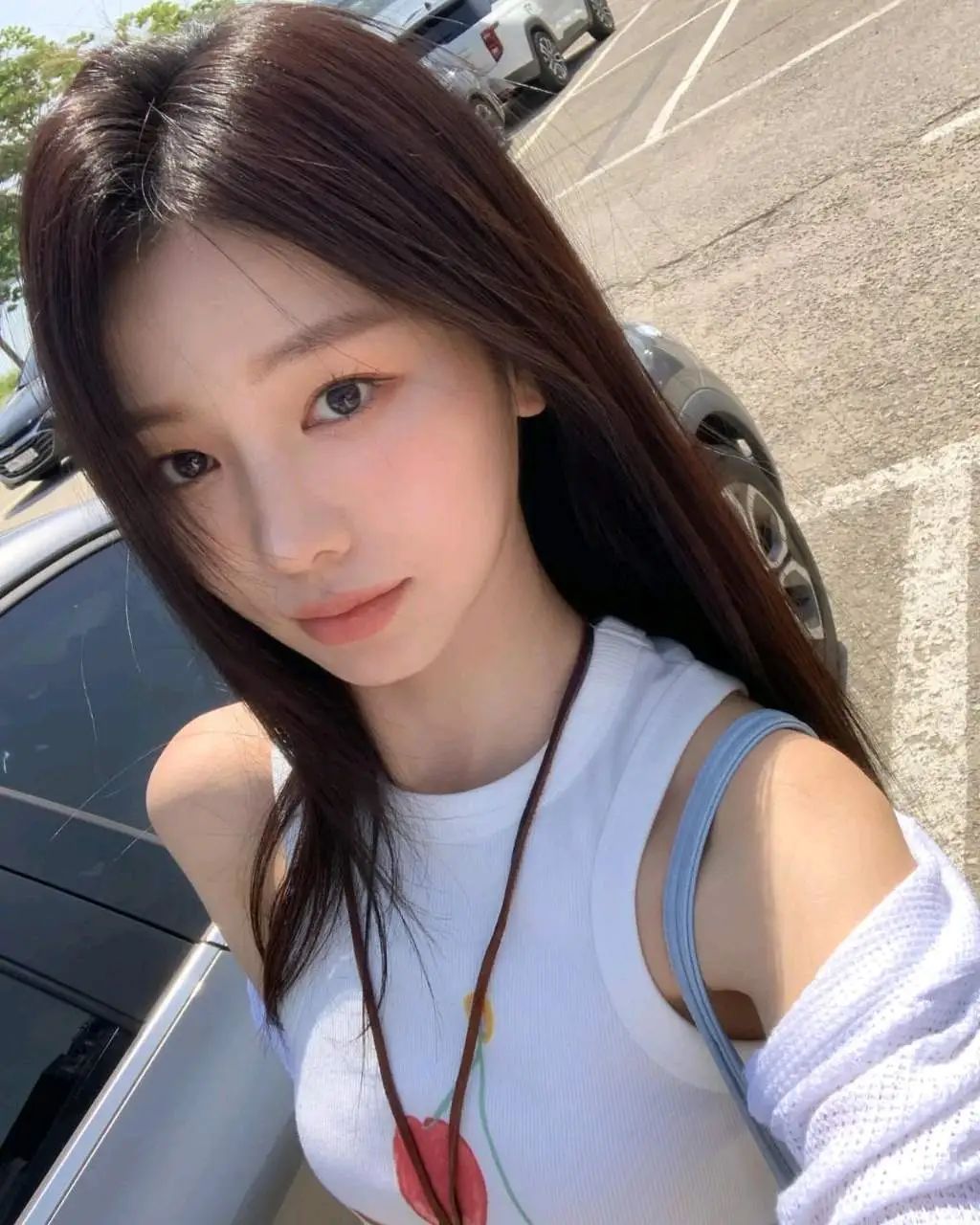 初恋女神｜大学里最引人注目的学生｜看到她第一眼我就坠入爱河了，无法自拔！ - 炫图天下