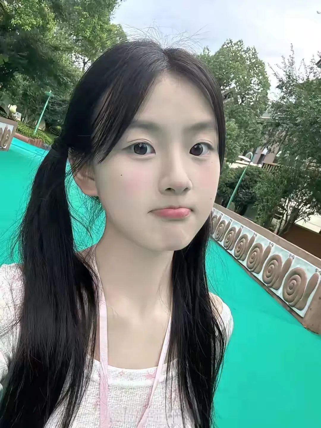 臭屁一下 - 炫图天下