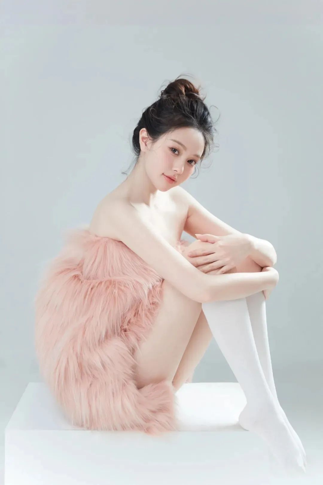 肤白美女纯欲写真 - 炫图天下