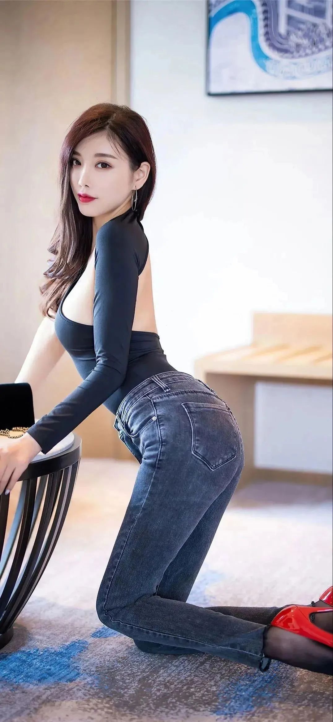 壁纸｜杨晨晨 模特美女，身材气质俱佳，令人心动 - 炫图天下