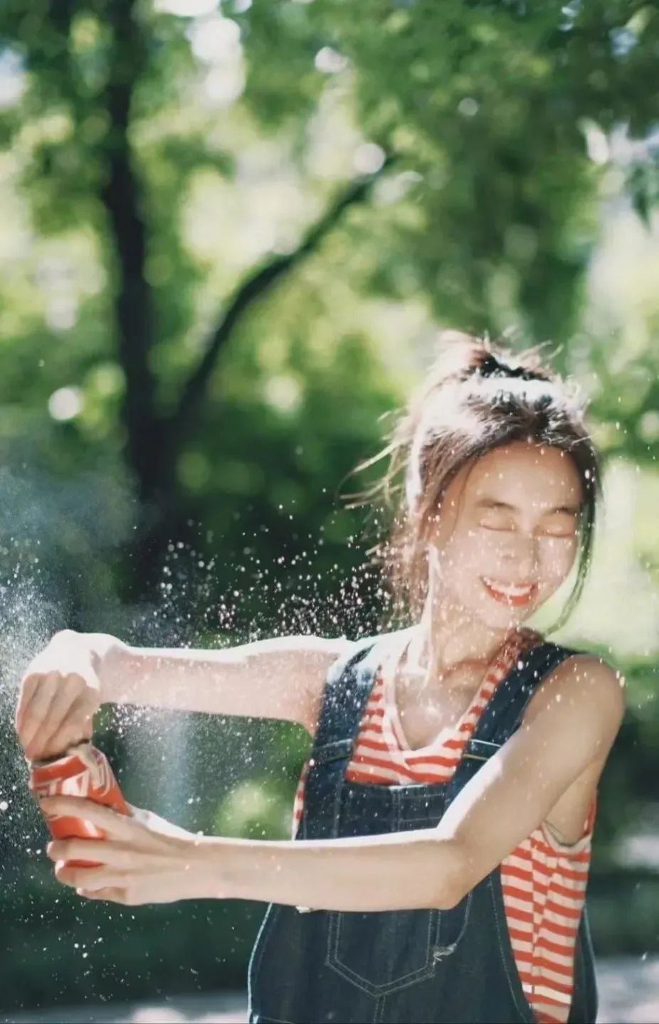 夏日人像摄影：打造清爽脱俗的美照技巧 - 炫图天下