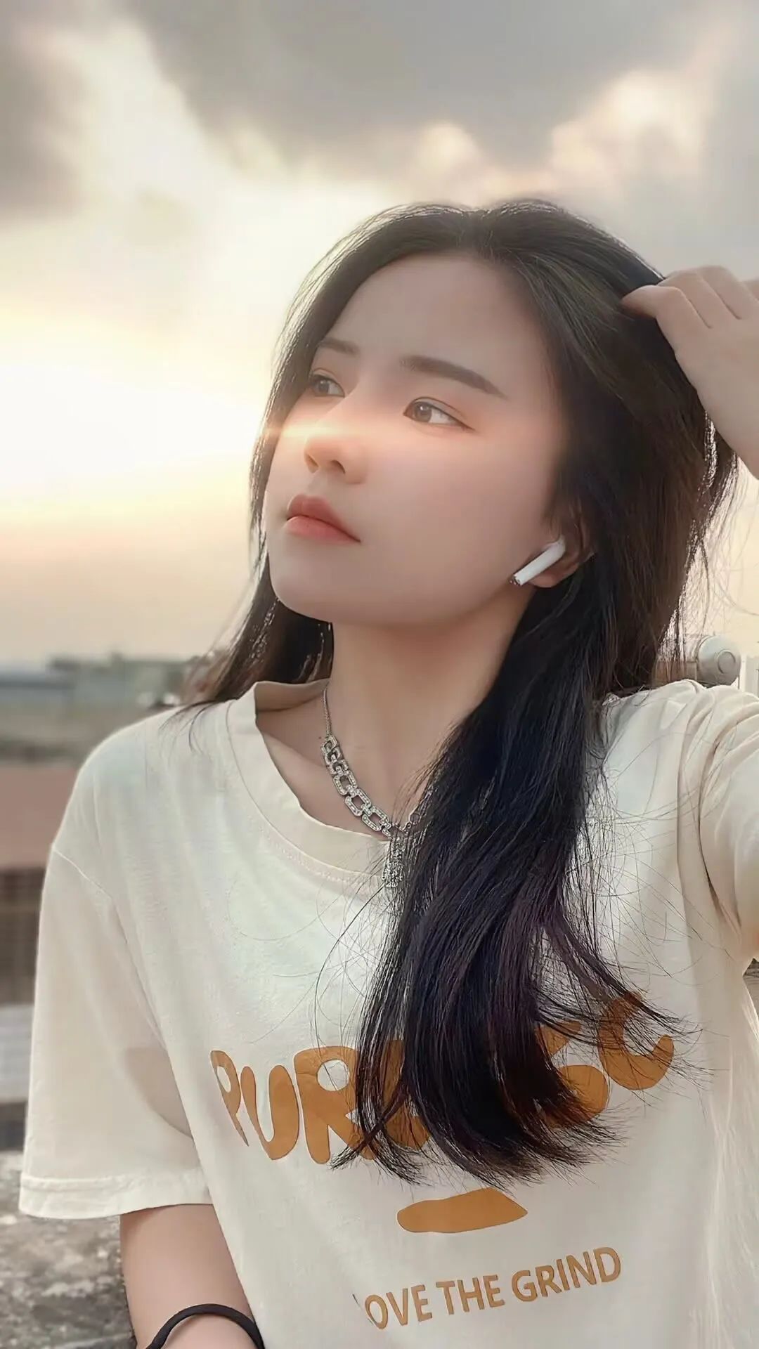 解锁女性内心：职业规划的自信之旅 - 炫图天下