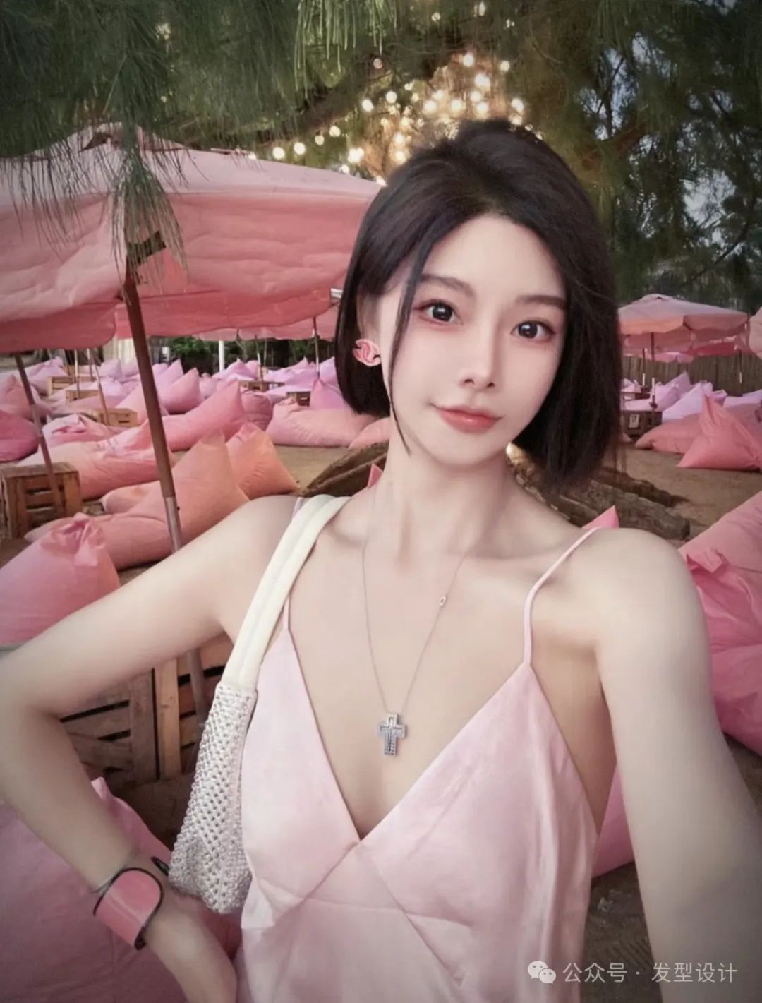 短发尤物：丰满性感的极致诱惑 - 炫图天下