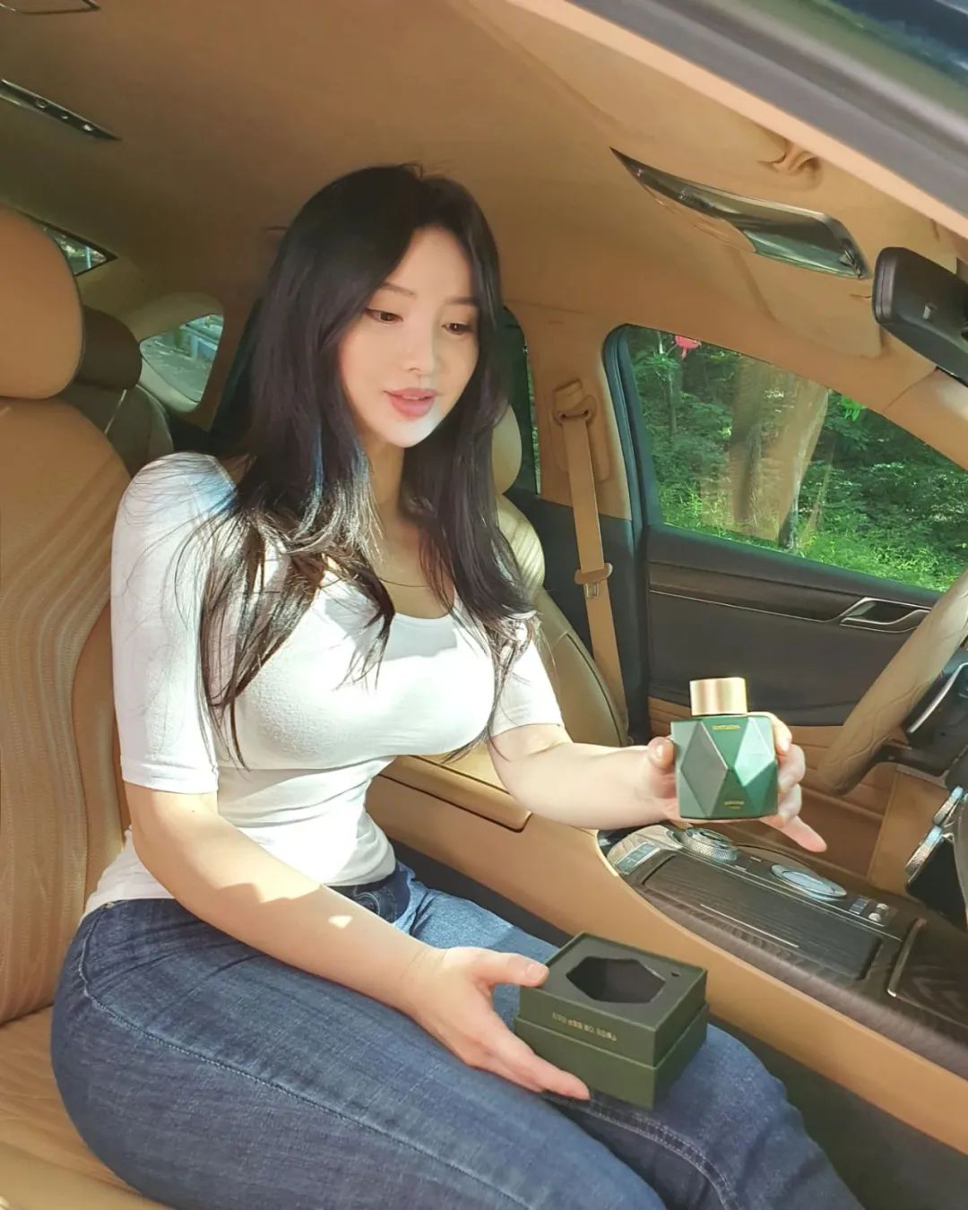 极品中的极品！完美腰臀比，根本顶得住啊 - 炫图天下