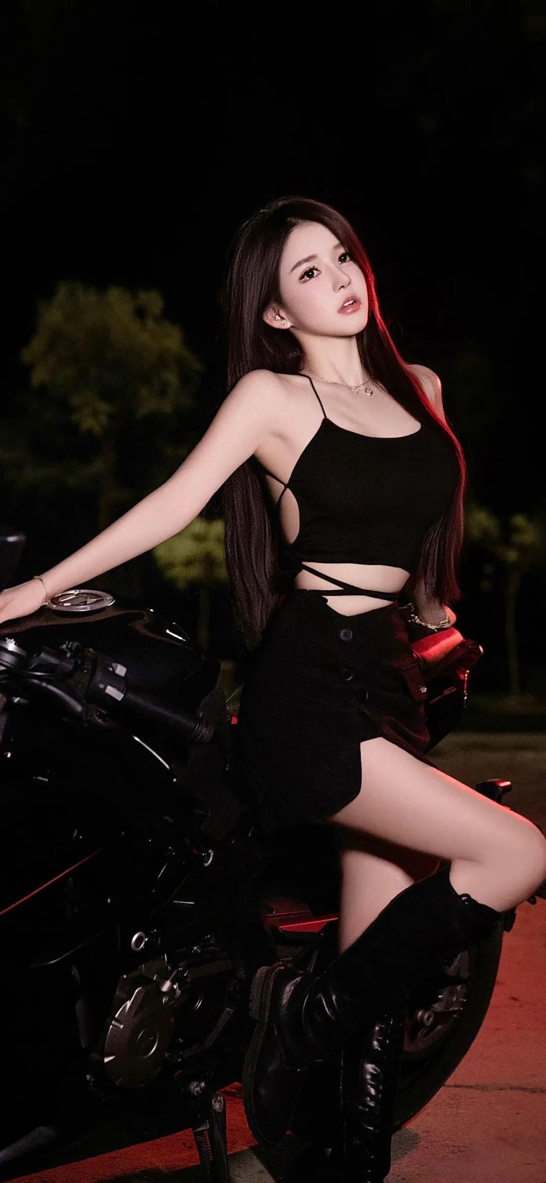 手机壁纸 | 春天的风是刚晾干的床单的浅蓝色 - 炫图天下