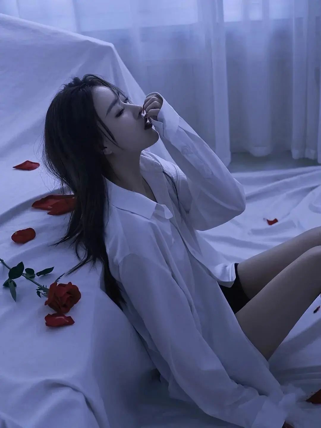 白寸衣性感写真 - 炫图天下
