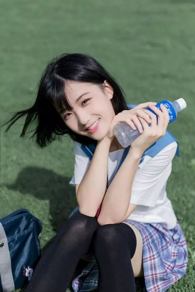 学会这10种拍照姿势，简单快速的让你的朋友圈从此变得更精致 - 炫图天下