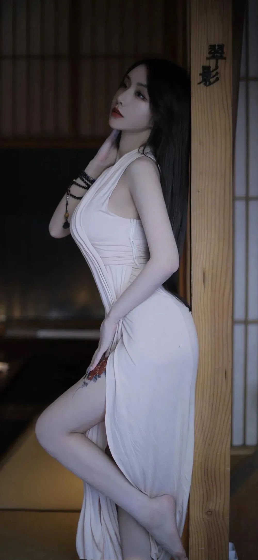“你该换手机壁纸了！爆屏的性感美女” - 炫图天下