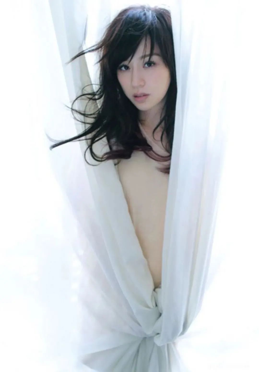 王心凌突破尺度妩媚性感年历写真 - 炫图天下