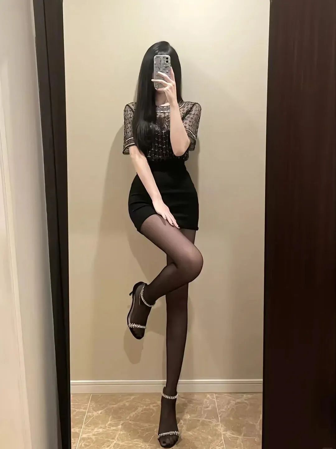 “手机挡脸，不露脸的氛围感女头” - 炫图天下