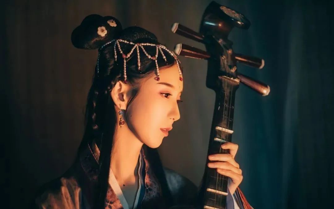 穿件汉服就算古风？不会摆Pose照样没用！ - 炫图天下